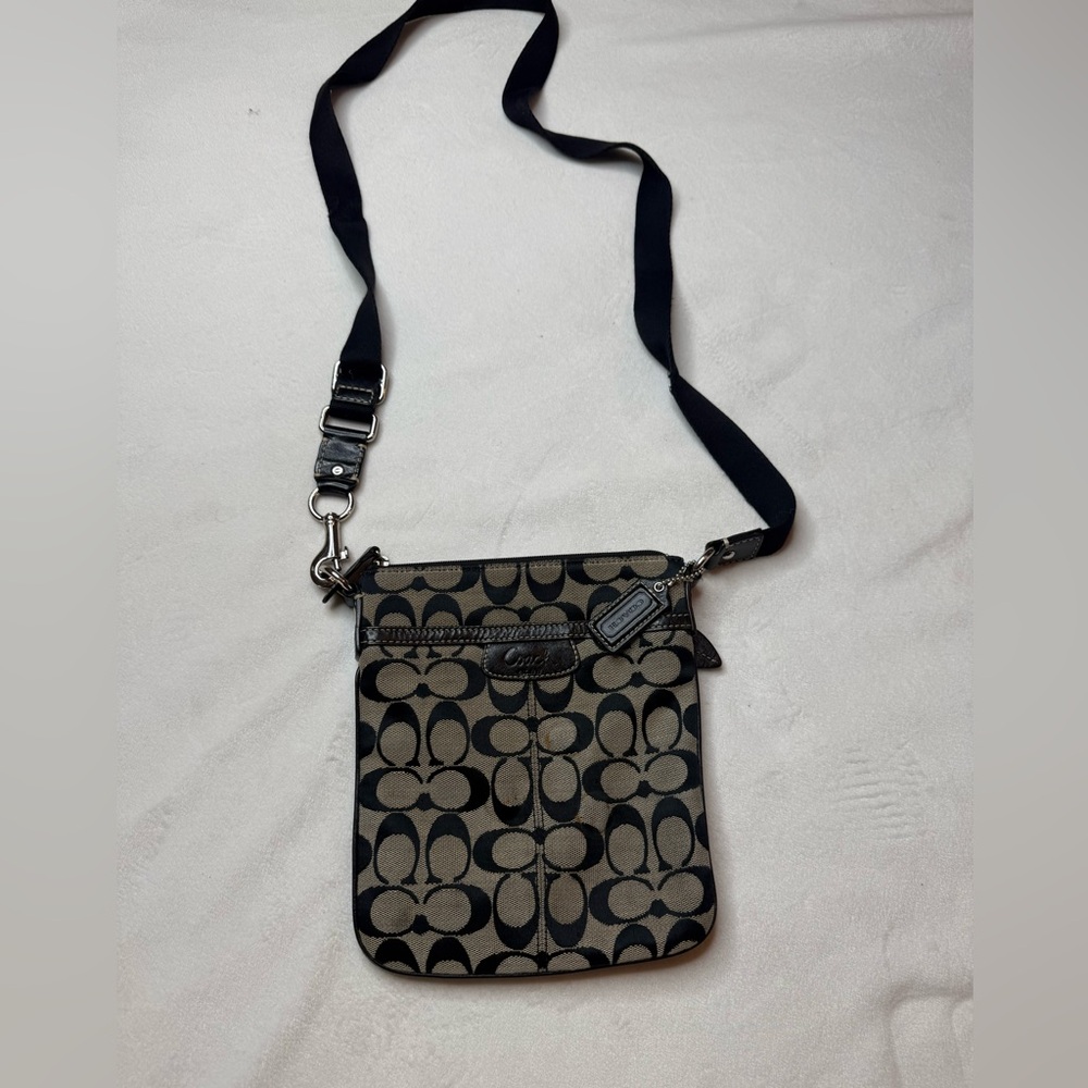 Coach Signature Black and gray Shoulder Bag